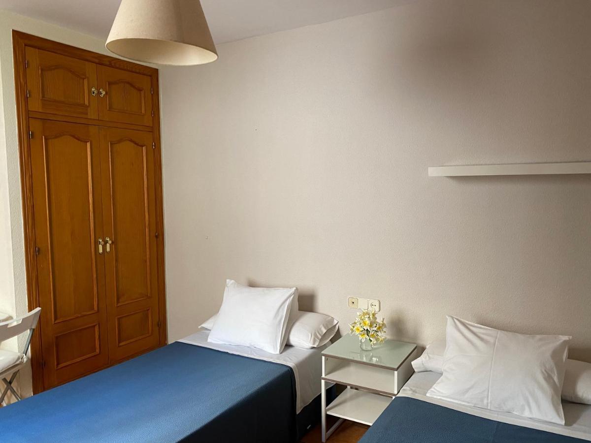 Hostal Moscatel Malaga Exterior photo