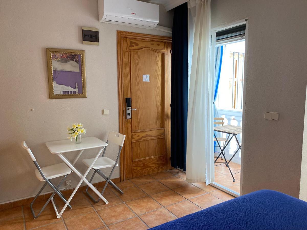 Hostal Moscatel Malaga Exterior photo